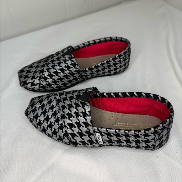TOMS women’s Houndstooth Slip-On Shoes - Black and Silver - Picture 2 of 6